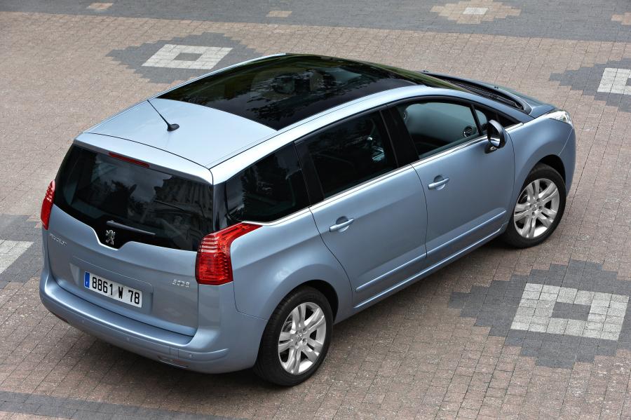  Peugeot 5008 2009 года  (фото 35 из 122)